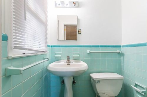 1879 Audubon Dr, Atlanta GA  30329-2706 exterior