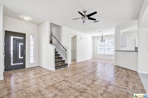 8 Dunthorte Ln, San Antonio, TX 78250-3241