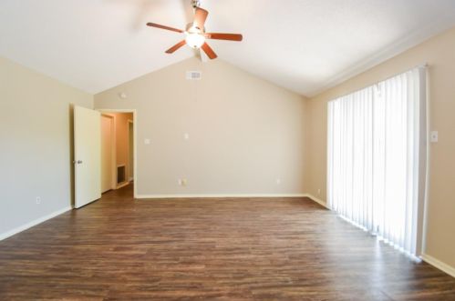 1205 Alamo Ave, Richmond TX  77469-1607 exterior