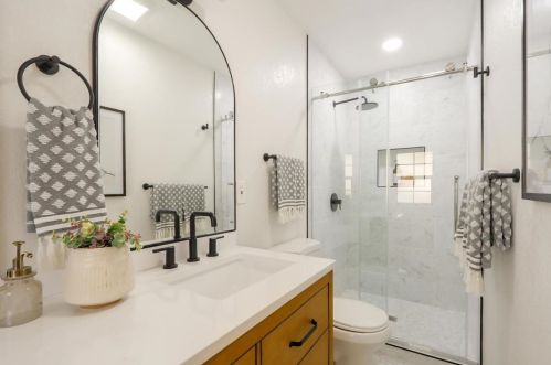 387 Smithwood St, Milpitas CA  95035-4126 exterior