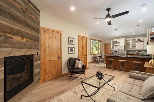 11365 Wolverine Cir, Truckee, CA 96161-2857