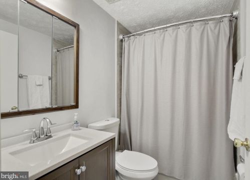 3314 Tapestry Cir, Burtonsville MD 20866-2067 exterior