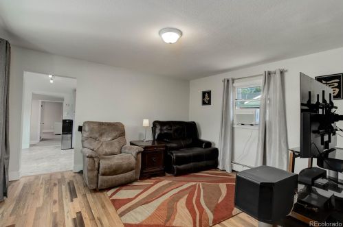 4895 Pennsylvania St, Englewood CO 80113-6920 exterior