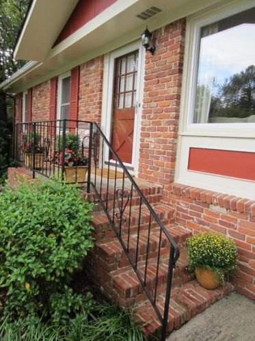 3261 Artesia Dr, Clarkston, GA 30021-1005