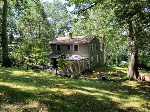 38 Philo Curtis Rd, Sandy Hook, CT 06482-1222