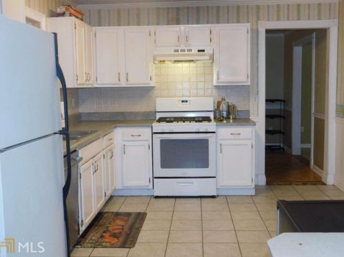 4921 Sugar Creek Dr, Buford, GA 30518-5917