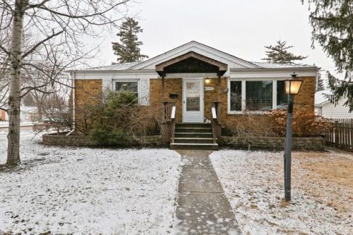 9528 Lincoln Ave, Brookfield, IL 60513-1160