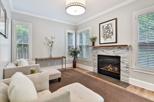 800 Lake Summit Dr, Atlanta GA  30342-1975 exterior