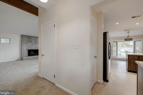10901 Haislip Ln, Lorton, VA 22079-3807