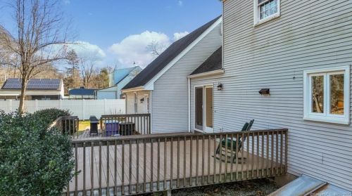54 Saginaw St, Wapping CT  06074-2122 exterior