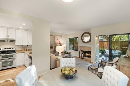 1993 Plymouth St, Mountain View, CA 94043-1739