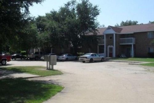 725 Texas Ave, Waskom, TX 75692-9602