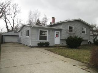 2105 Harding Ave, Waukegan, IL 60085-1612