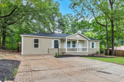 1652 Pendley Dr, Austell, GA 30168-4522