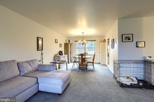 332 Bonnybrook Rd, Carlisle PA  17015-9290 exterior