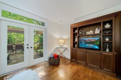 899 Cumberland Rd, Atlanta GA  30306-3213 exterior