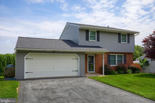 3168 Thornapple Dr, Lancaster, PA 17601-6906