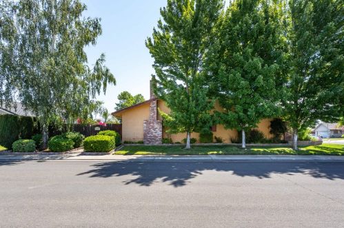 2663 Alder Glen Dr, Lodi, CA 95242-4606