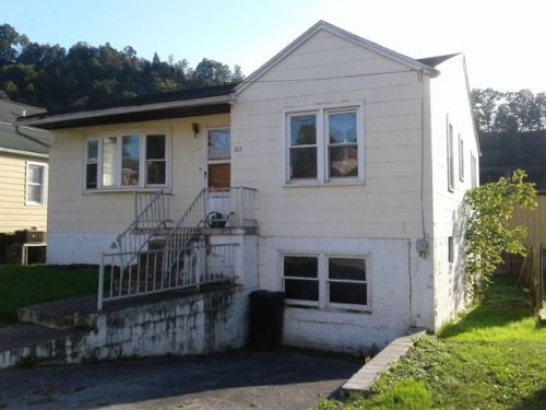 303 Howard St, Gilmer WV  26351-1170 exterior
