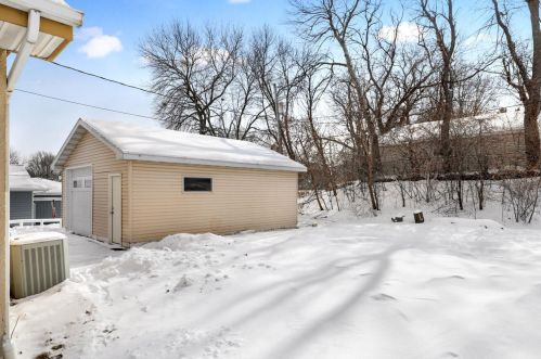 300 Haskell St, Saint Paul MN  55118-1603 exterior