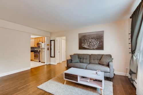 1709 Estes Ave, Chicago, IL 60626-2429