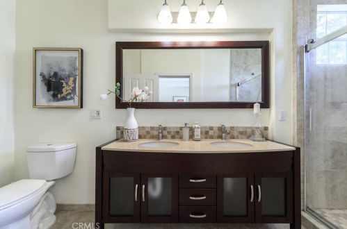 22 Del Ventura, Irvine CA  92606-8857 exterior