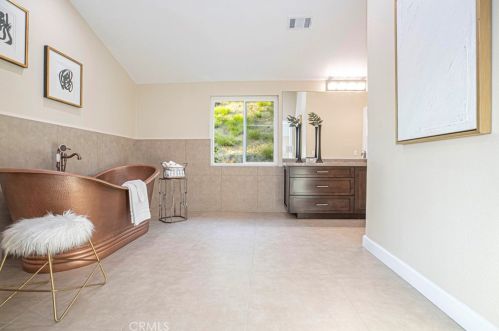 815 Moorside Dr, Glendale CA  91207-1135 exterior