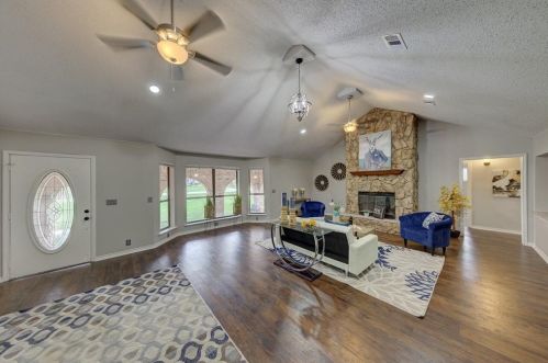 2029 Pond Shore Dr, Angleton TX 77515-7483 exterior