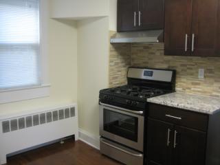 53 Oak Ridge St, Greenwich CT  06830-5224 exterior