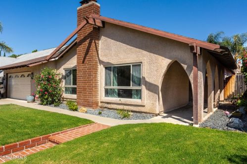 2323 Burnside St, Simi Valley, CA 93065-2518