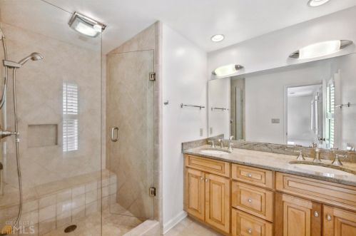 390 Forest Valley Ct, Atlanta GA  30342-2353 exterior