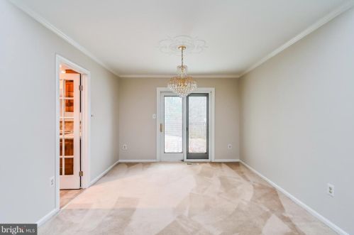 5074 Queens Wood Dr, Springfield VA  22015-1530 exterior