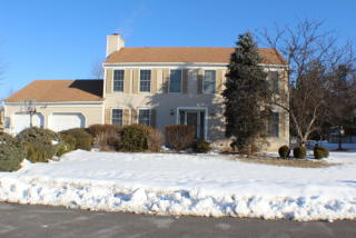 8 Elmendorf Cir, Millstone, NJ 08844-4133