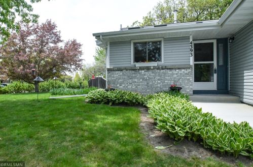 4393 Bear Path Trl, Saint Paul MN  55122-2218 exterior