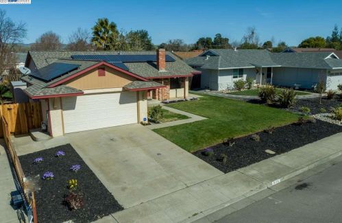 836 Mohawk Dr, Livermore, CA 94551-1813