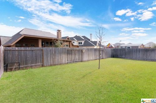 2147 Pioneer Pass, Seguin TX 78155-4456 exterior