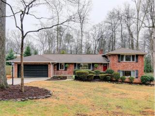 23 Hunting Creek Dr, Marietta, GA 30068-3413