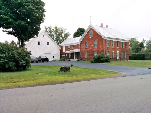 59 Pleasant St, Solon, ME 04979-3343