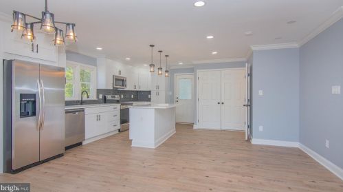 19214 Mockingbird Heights Rd, Triangle VA  22172-2207 exterior