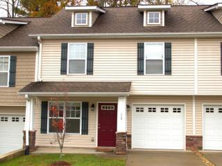 114 Torrington Ave, Fletcher, NC 28732-5633