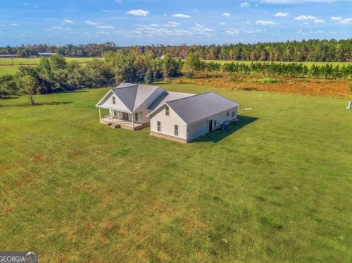 1651 Bennett Rd, Waycross, GA 31503-1039