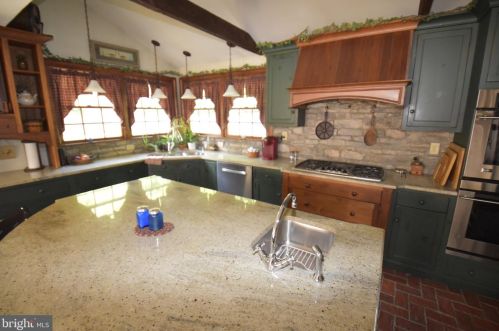 701 Rutt Rd, Bangor PA 18013-9602 exterior