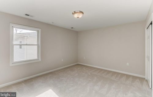 6125 Wooded Run Dr, Columbia MD 21044-3800 exterior