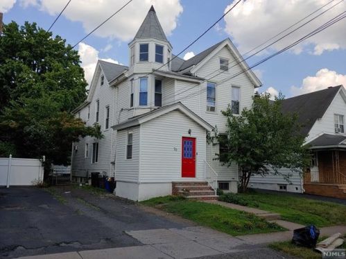 70 Marsellus Pl, Outwater, NJ 07026-1927