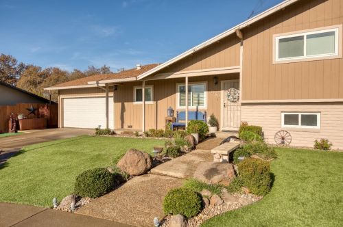 1160 Skyview Dr, Valley Home, CA 95361-2624