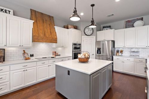 917 Biscayne, Austin TX 78734-4424 exterior