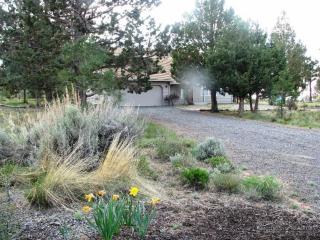 59837 Calgary Loop, Bend OR  97702-9262 exterior