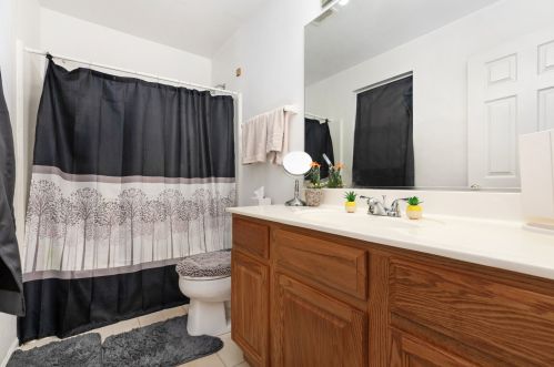 561 Pinebrook Dr, Lemont IL  60490-3173 exterior