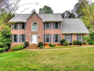 906 Pinehurst Cv, Holly Springs, GA 30188-1979