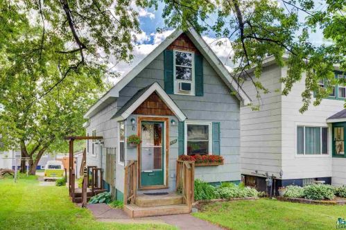 4106 6th St, Duluth, MN 55807-1514